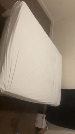 Queen bed set