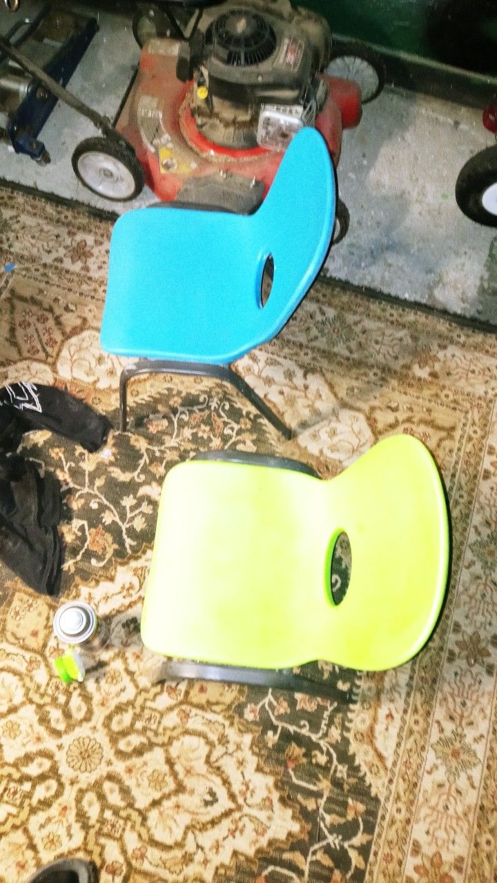 Small Plastic chairs 