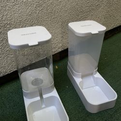 pet self feeding bins