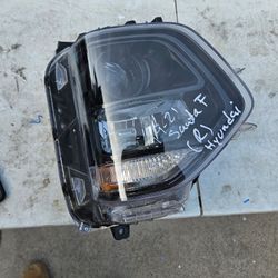 Hyundai Santa Fe Right Headlight Oem
