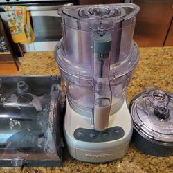 GE Food Processor Model 169203 for Sale in Chicago, IL - OfferUp