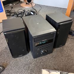 Sharp - 5-Disc Micro System - XL-BH250