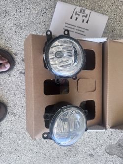 2018 Toyota Tacoma OEM Fog Lights