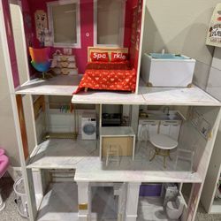 Doll House- Rainbow High