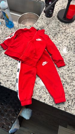 Red Nike sweatsuit set 12th months