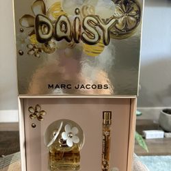 Marc Jacob’s Daisy Set 