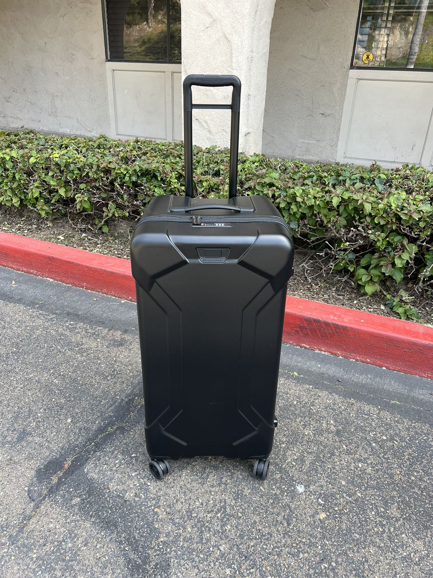 Luggage - Extra Large Briggs & Riley Trunk Spinner, Used Only Once