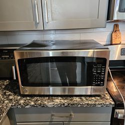 Countertop Microwave 2.0 Cu