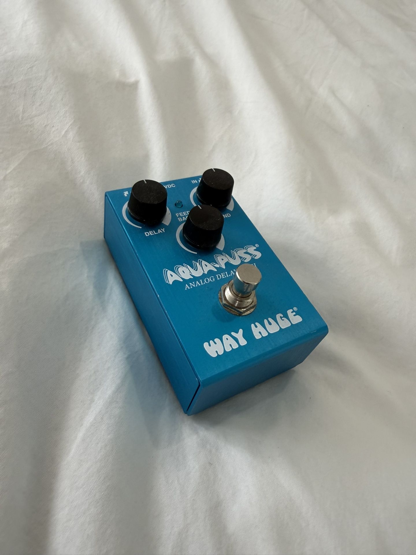 aftershock pedal Source Audio Bass Guitar Distortion w/ Box but powerful vintage tube Badge:Almost Gone Color:15S996K - Justin Lovato Fahrradständer, Fahrradständer für Garage,