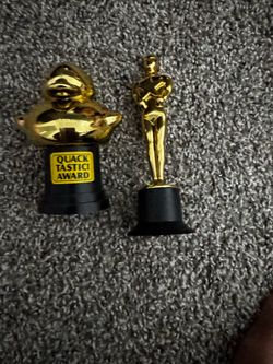 Toy trophy set