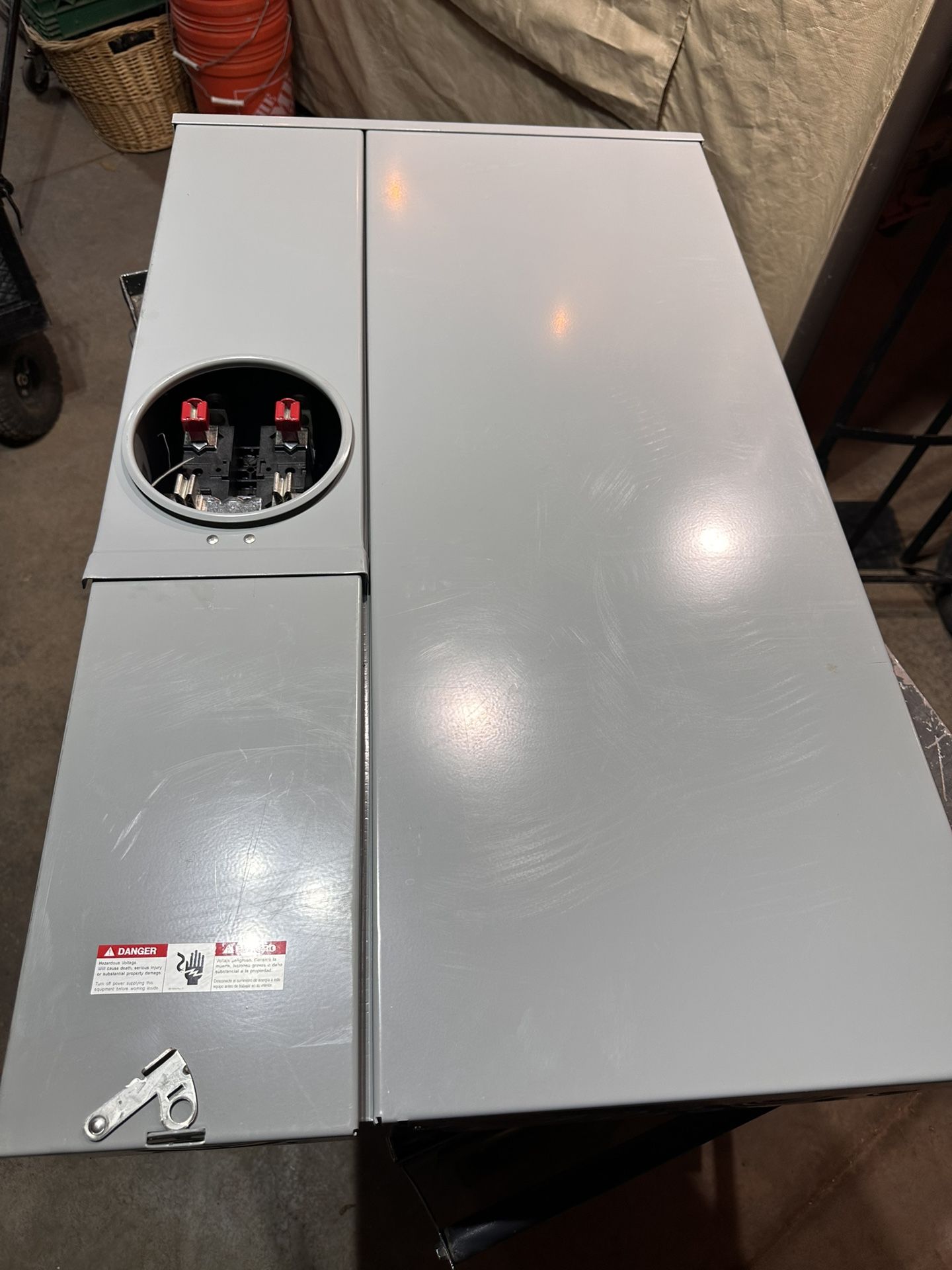 Siemens 200 Amp 120/240v All In One Electrical Panel New Solar Ready