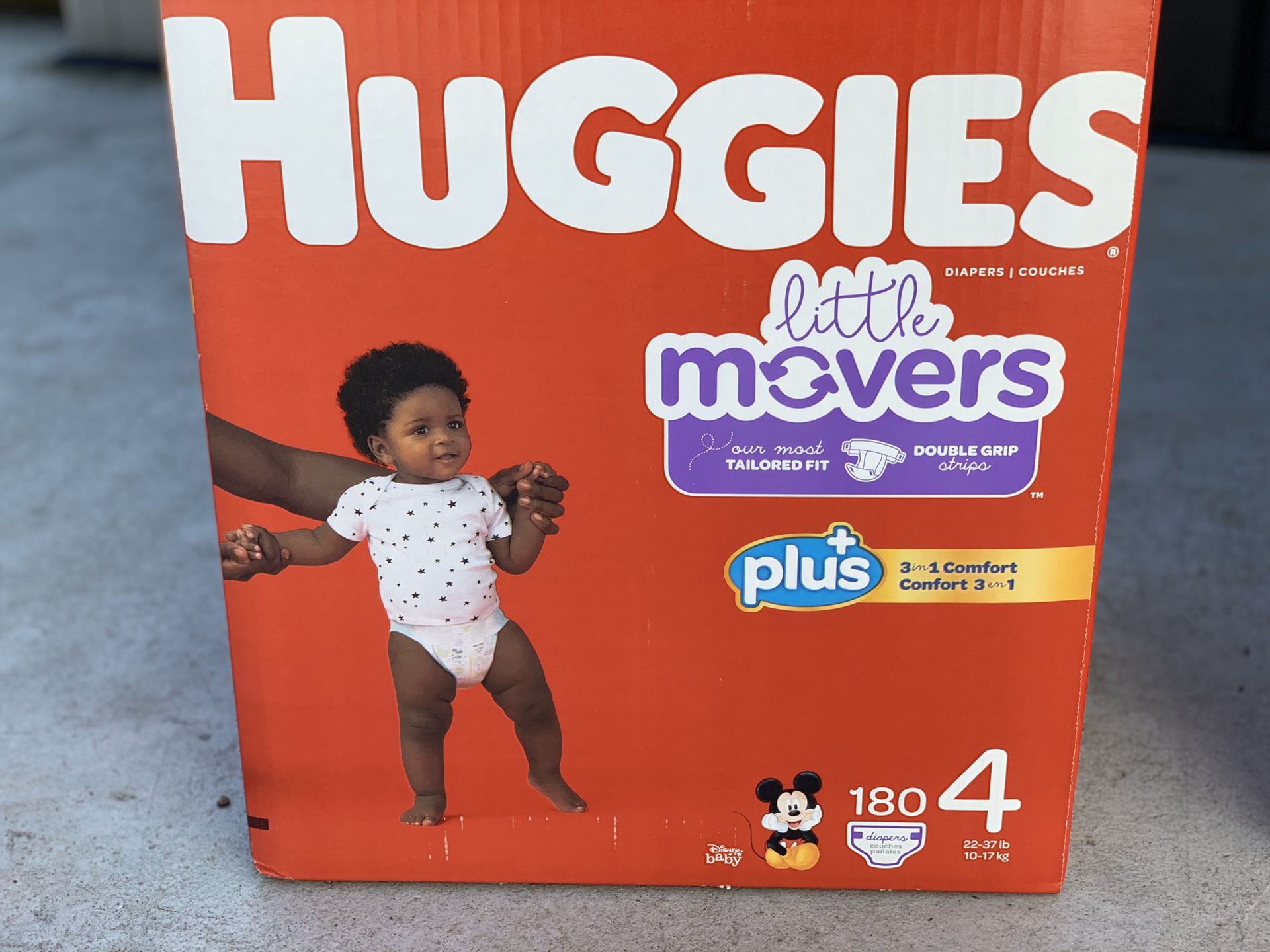 Huggies little movers size 4 (180) diapers