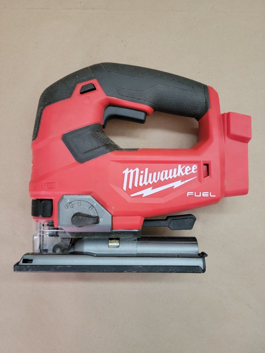 Milwaukee
M18 FUEL 18V Lithium-Ion Brushless Cordless Jig Saw