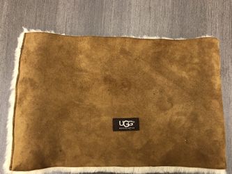 Women’s UGG neckwarmer