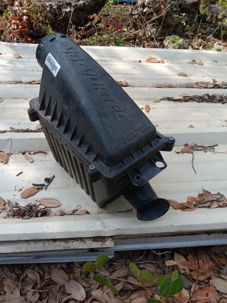 Delphi 16-Vortec air filter housing