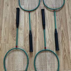 4 matching badminton rackets