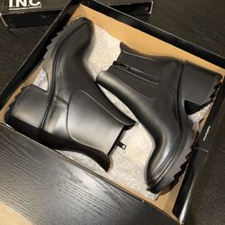 Women Black Boots Size 8