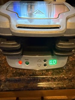 Hamilton Beach Dual Breakfast Sandwich Maker – $45
