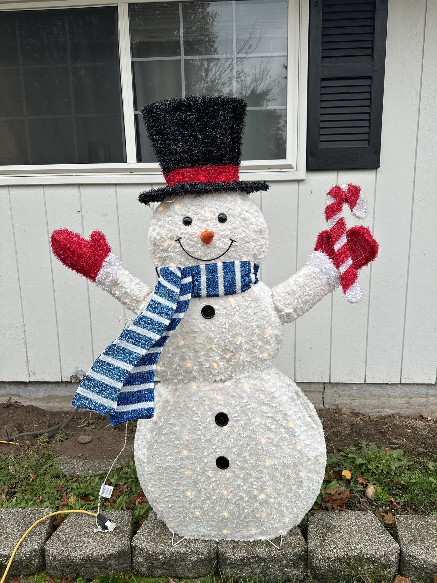 Christmas Decoration 56" Fluffy Snowman Sculpture w/ Lighted Sculpture