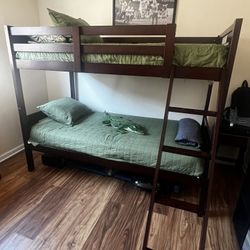 Solid Wood Bunk Beds With Matteresses