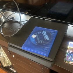 Ps4 Slim + 4 Games