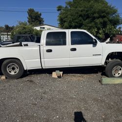 2004 Chevy 2500 Parts Truck