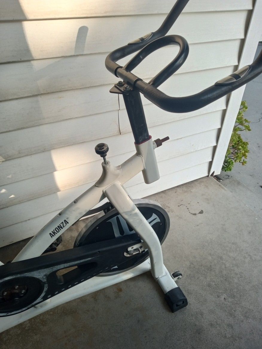 EXERCISE Spin Bike AKONZA 