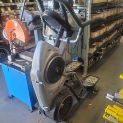 ELLIPTICAL TRAINER