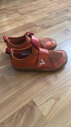 Kids Vivobarefoot 