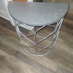 One Silver Table 