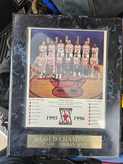 1995-96 Chicago Bulls 72-10 World Champions Commemorative Plaque
