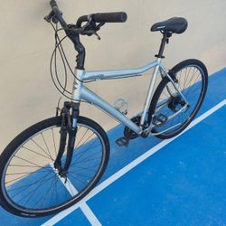 Cannondale Adventure XL Hybrid Comfort Bike - Silver $177