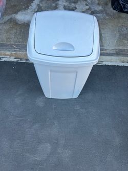 Garbage can