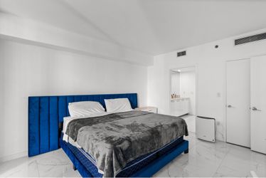King bed with mattress