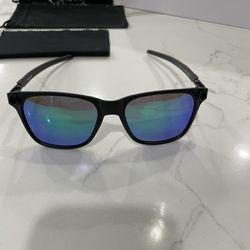 Oakley Apparition Prizm Green Lens/Logo