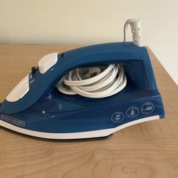 BLACK+DECKER Steam Iron
