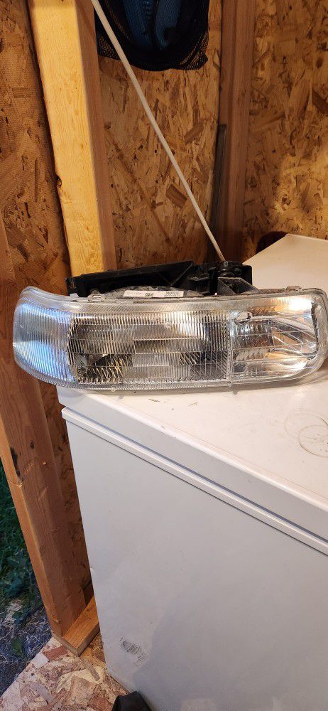 Chevy 01-06 Headlights 