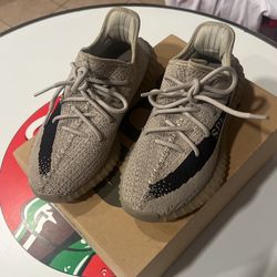 Yeezy Boost 350 V2