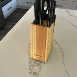 Like New Knife Set