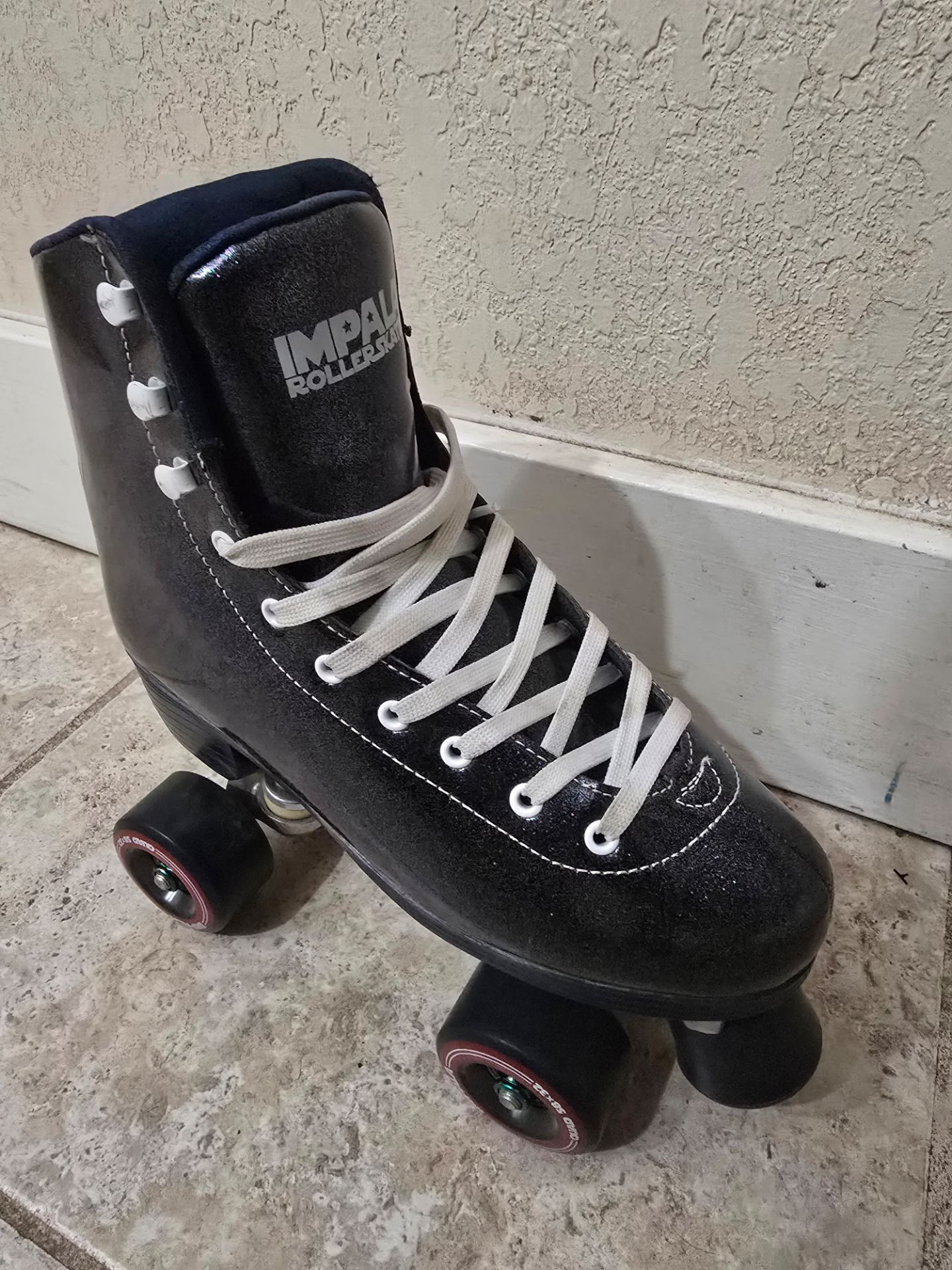 Impala rollar skates (w size:7)