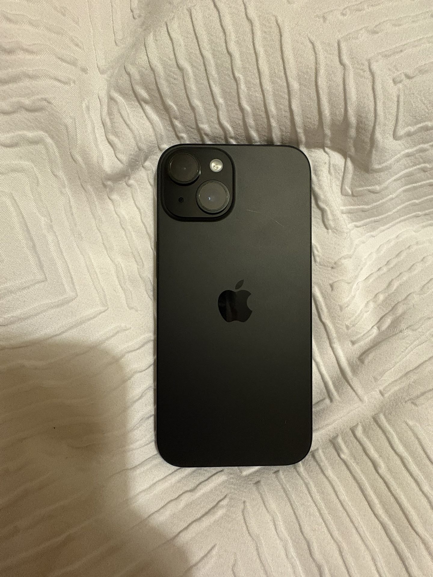 iPhone 15 black 