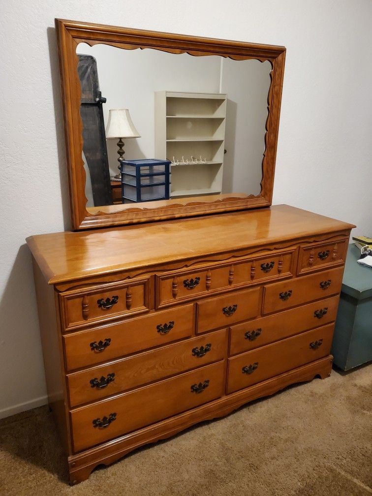 Angelus Furniture Company Colonial Double Dresser with Mirror