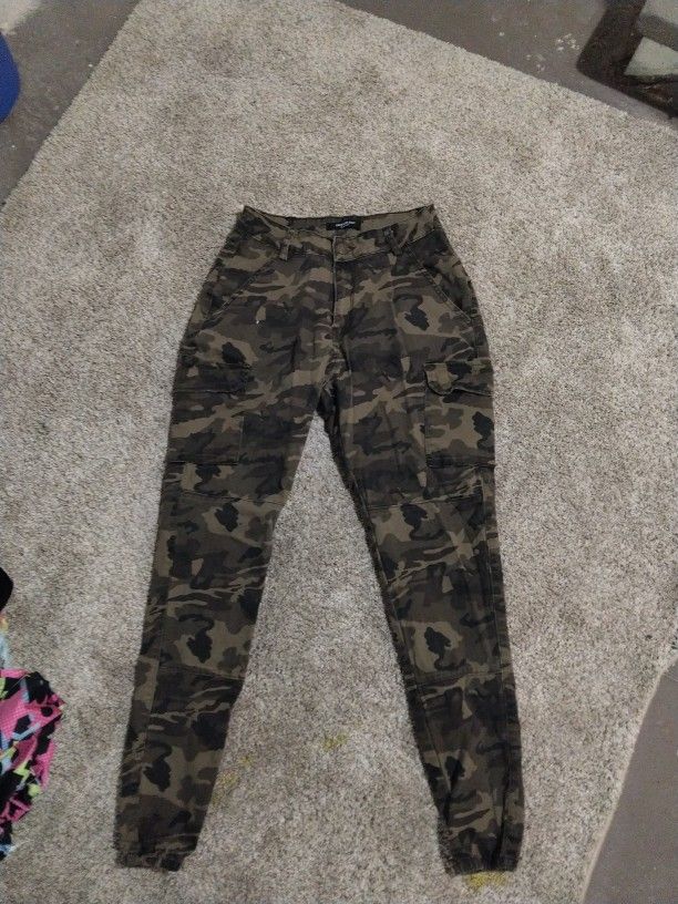 Camouflage Print Cargo Joggers