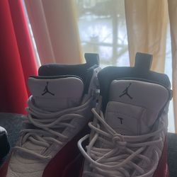 Jordan 12 cherry Retro