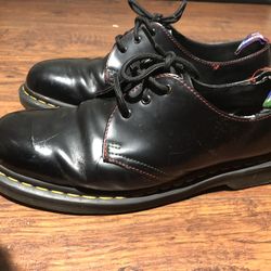 Dr Martens Black Rainbow Flag Special Edition