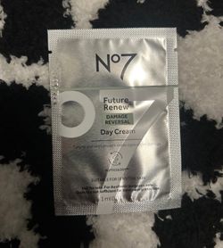No7 future renew day cream sample