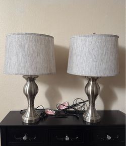 Ashley Furniture Rishona Table Lamp – with linen lamp shades
