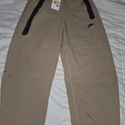 Nike Sportswear Tech Essentials Woven Commuter Pants 