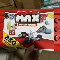 Zuru Max Build More 250 Piece Wheels/Window/Doors/Major Brick Brands Compatible