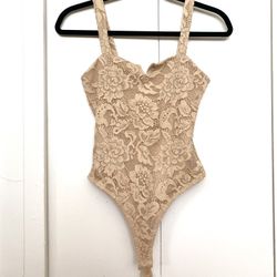 Beige Lace Notched Tank Bodysuit - Size XS